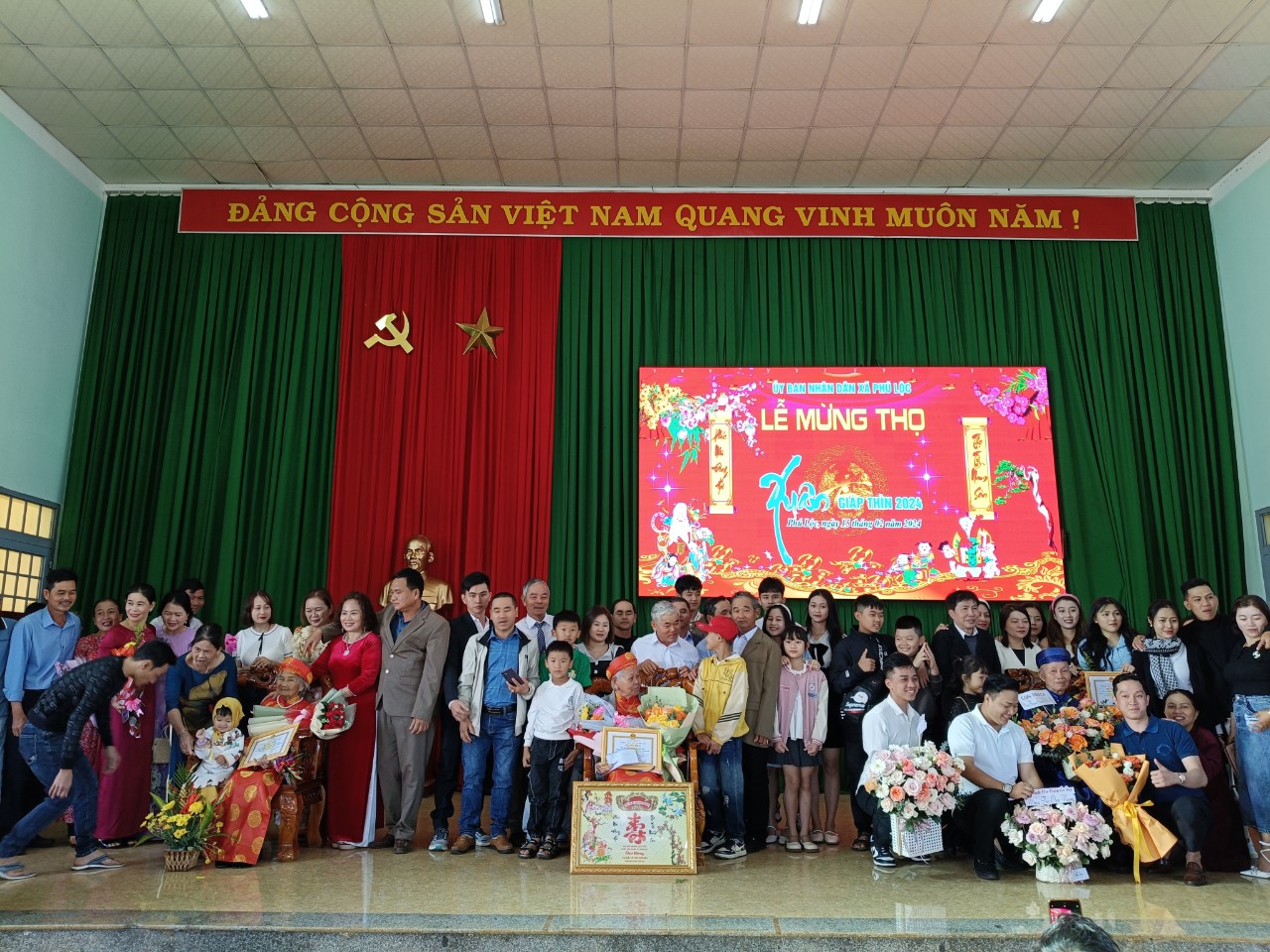 Tổ chức Lễ mừng thọ cho Người cao tuổi năm 2024 xã Phú Lộc.